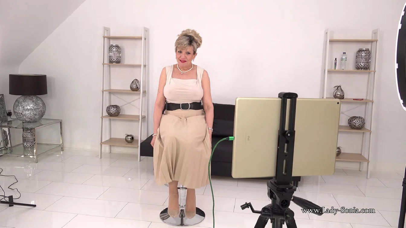 Busty Office Live Stream Footage XXX